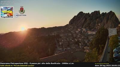 immagine della webcam nei dintorni di Tramutola: webcam Pietrapertosa