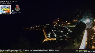 immagine della webcam nei dintorni di Grumento Nova: webcam Pietrapertosa