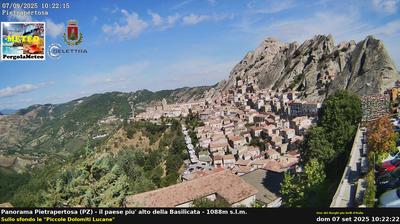 immagine della webcam nei dintorni di Stigliano: webcam Pietrapertosa