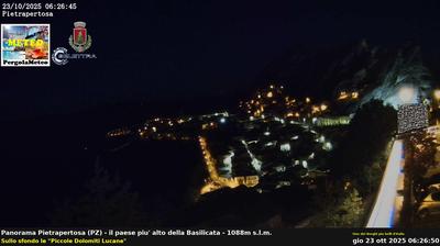 immagine della webcam nei dintorni di Marsicovetere: webcam Pietrapertosa