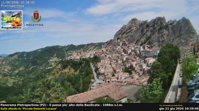 immagine della webcam nei dintorni di Oppido Lucano: webcam Pietrapertosa