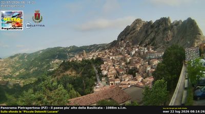 immagine della webcam nei dintorni di Oppido Lucano: webcam Pietrapertosa