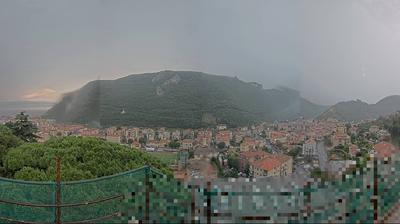 immagine della webcam nei dintorni di Giardini: webcam Finalborgo