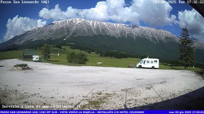 immagine della webcam nei dintorni di Campo di Giove: webcam Roccacaramanico