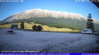 immagine della webcam nei dintorni di Ortona dei Marsi: webcam Roccacaramanico