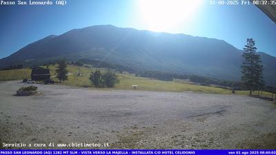 immagine della webcam nei dintorni di Pettorano sul Gizio: webcam Roccacaramanico