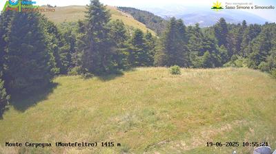 immagine della webcam nei dintorni di Montecalvo in Foglia: webcam Carpegna