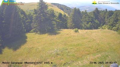 immagine della webcam nei dintorni di Montecalvo in Foglia: webcam Carpegna