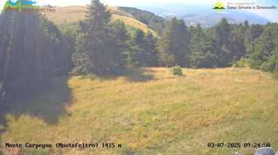 immagine della webcam nei dintorni di Montecalvo in Foglia: webcam Carpegna