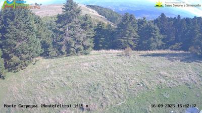 immagine della webcam nei dintorni di Montecalvo in Foglia: webcam Carpegna
