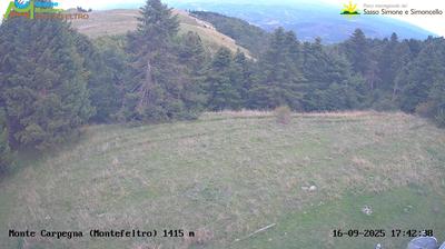 immagine della webcam nei dintorni di Montecalvo in Foglia: webcam Carpegna