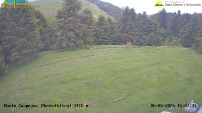 immagine della webcam nei dintorni di Montecalvo in Foglia: webcam Carpegna