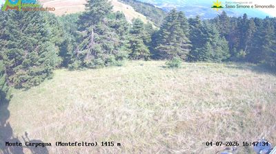 immagine della webcam nei dintorni di Montecalvo in Foglia: webcam Carpegna
