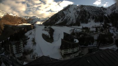 immagine della webcam nei dintorni di Rifugio Calvi Laghi Gemelli: webcam Foppolo