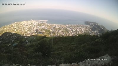 immagine della webcam nei dintorni di Isola di Vivara: webcam Lacco Ameno