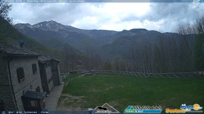 immagine della webcam nei dintorni di Barga: webcam Cimoncino