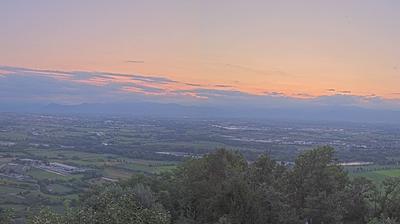 immagine della webcam nei dintorni di Torino Bric della Croce: webcam San Raffaele Cimena