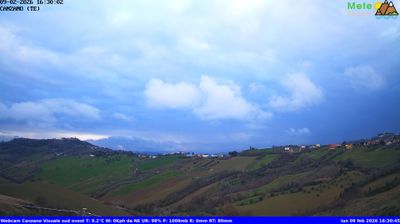 immagine della webcam nei dintorni di Penne: webcam Canzano