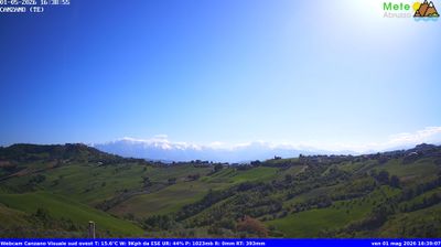 immagine della webcam nei dintorni di Prati di Tivo: webcam Canzano