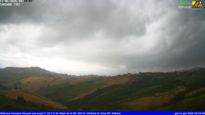 immagine della webcam nei dintorni di Morro d'Oro: webcam Canzano