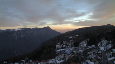 immagine della webcam nei dintorni di Lavarone: webcam Tonezza del Cimone