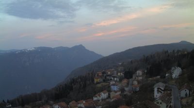 immagine della webcam nei dintorni di Velo d'Astico: webcam Tonezza del Cimone