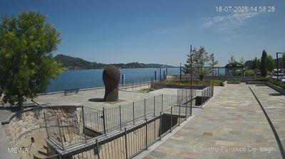 immagine della webcam nei dintorni di Madonna del Sasso: webcam Meina