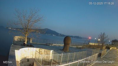immagine della webcam nei dintorni di Madonna del Sasso: webcam Meina