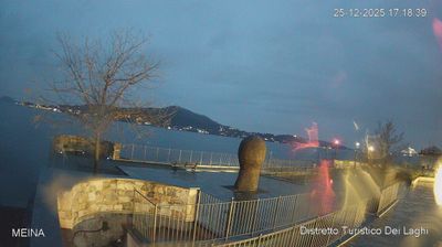 immagine della webcam nei dintorni di Sangiano: webcam Meina