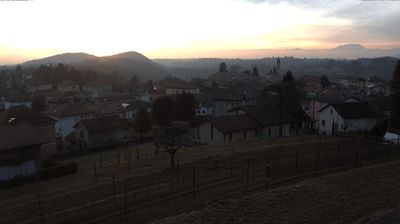 immagine della webcam nei dintorni di Cassano Magnago: webcam Valmorea