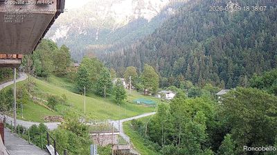 immagine della webcam nei dintorni di San Simone Baita del Camoscio: webcam Roncobello