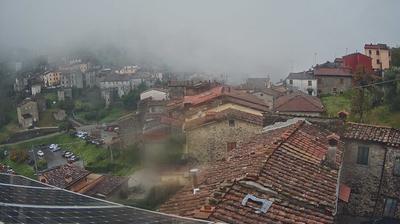 immagine della webcam nei dintorni di Castiglione di Garfagnana: webcam Borgo a Mozzano
