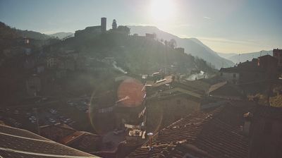 immagine della webcam nei dintorni di Torre Del Lago Puccini: webcam Borgo a Mozzano