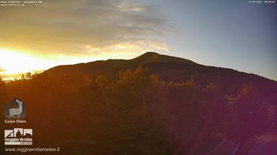 immagine della webcam nei dintorni di Prato Spilla: webcam Capanne di Sillano