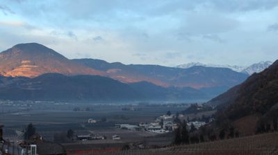 immagine della webcam nei dintorni di Caldaro sulla Strada del Vino: webcam Terlano