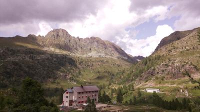 immagine della webcam nei dintorni di Ponte Nossa: webcam Rifugio Calvi Laghi Gemelli