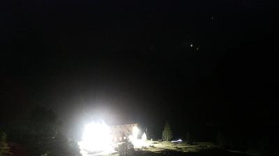 immagine della webcam nei dintorni di San Simone Baita del Camoscio: webcam Rifugio Calvi Laghi Gemelli