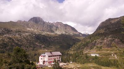 immagine della webcam nei dintorni di Ponte Nossa: webcam Rifugio Calvi Laghi Gemelli