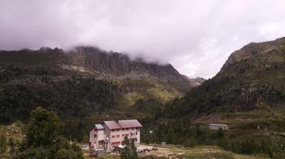 immagine della webcam nei dintorni di Carona Carisole: webcam Rifugio Calvi Laghi Gemelli