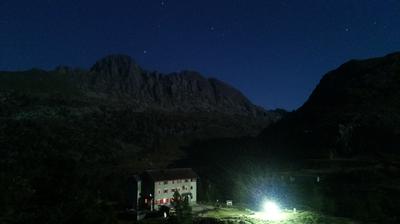 immagine della webcam nei dintorni di Carona: webcam Rifugio Calvi Laghi Gemelli