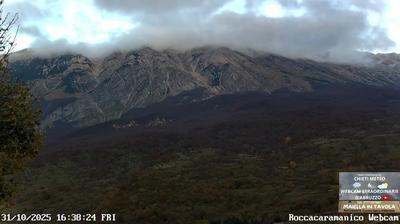 immagine della webcam nei dintorni di Carpineto della Nora: webcam Sant'Eufemia a Maiella