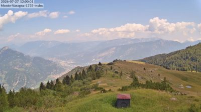 immagine della webcam nei dintorni di Isera: webcam San Giacomo di Brentonico