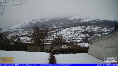 immagine della webcam nei dintorni di Postilli: webcam Sant'Eufemia a Maiella