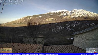 immagine della webcam nei dintorni di Ortona dei Marsi: webcam Roccacaramanico