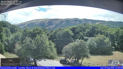 immagine della webcam nei dintorni di Villetta Barrea: webcam Rocca Pia