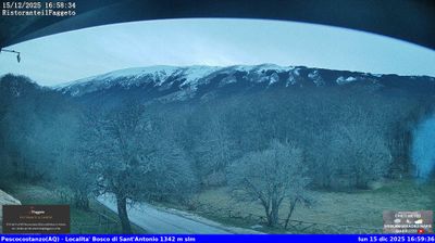 immagine della webcam nei dintorni di Pettorano sul Gizio: webcam Rocca Pia