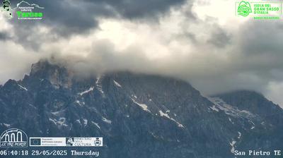 immagine della webcam nei dintorni di Prati di Tivo: webcam Casale San Nicola (alto)