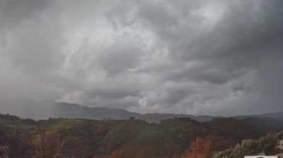 immagine della webcam nei dintorni di Spezzano della Sila: webcam Torano Castello
