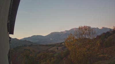 immagine della webcam nei dintorni di Castelli: webcam Arsita