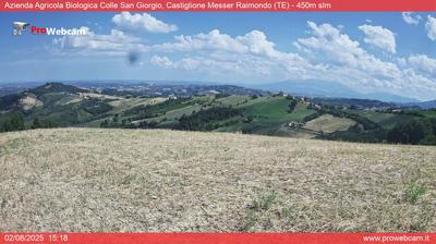immagine della webcam nei dintorni di Roseto degli Abruzzi: webcam Castiglione Messer Raimondo